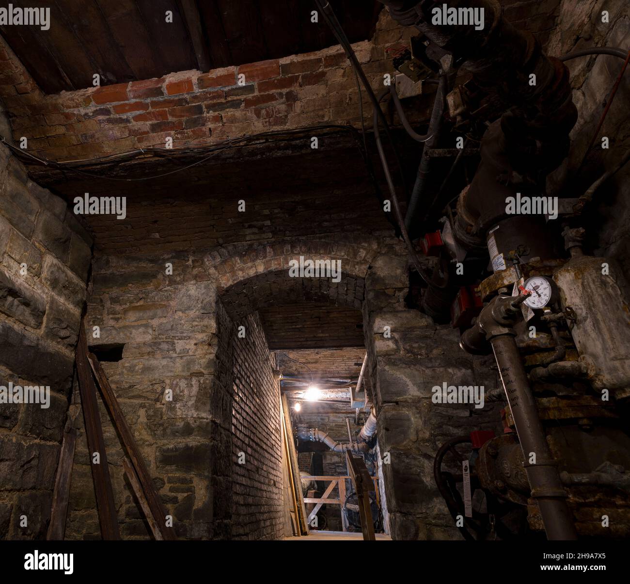 U-Bahn-Tour Durch Seattle. Erdgeschoss in der Mitte des 19th. Jahrhunderts. Nachdem die Straßen erhöht waren, wurde es zu einem Keller. Seattle, Staat Washington, USA. Stockfoto