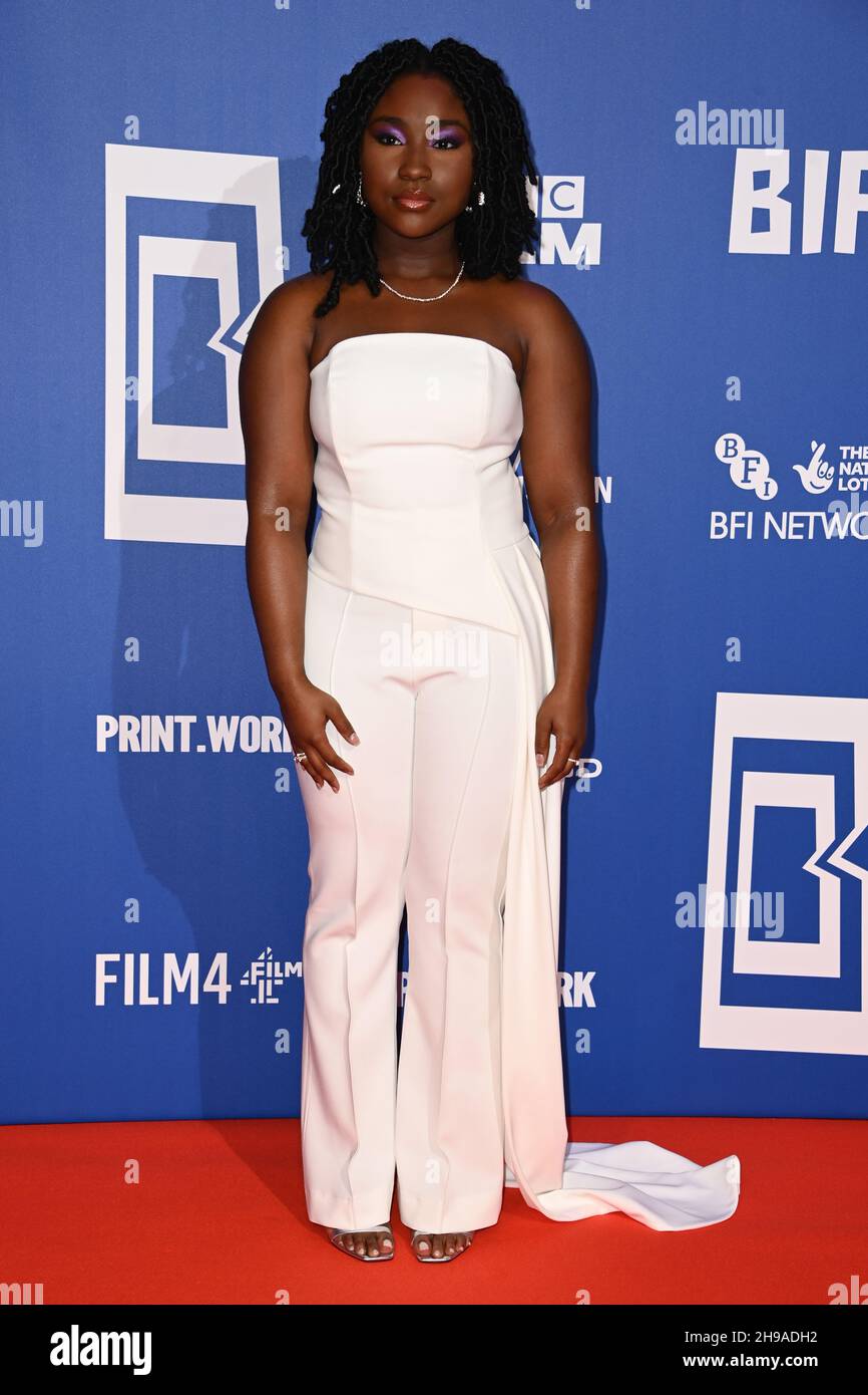 London, Großbritannien. 5. Dezember 2021. Lauren Ajufo bei der Verleihung der British Independent Film Awards 24th in Old Billingsgate, London. Bilddatum: Sonntag, 5. Dezember 2021. Bildnachweis sollte lauten: Matt Crossick/Empics/Alamy Live News Stockfoto