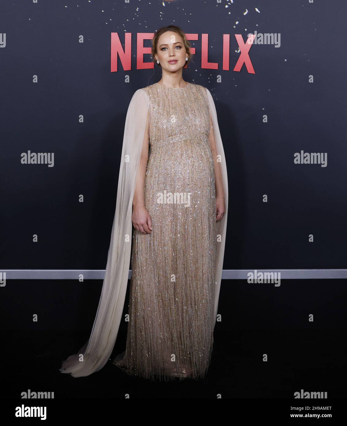 New York, Usa. 05th Dez 2021. Jennifer Lawrence kommt auf dem roten Teppich bei der Weltpremiere von Netflix's "Don't Look Up" am Sonntag, dem 05. Dezember 2021 in New York City an. Foto von John Angelillo/UPI Credit: UPI/Alamy Live News Stockfoto