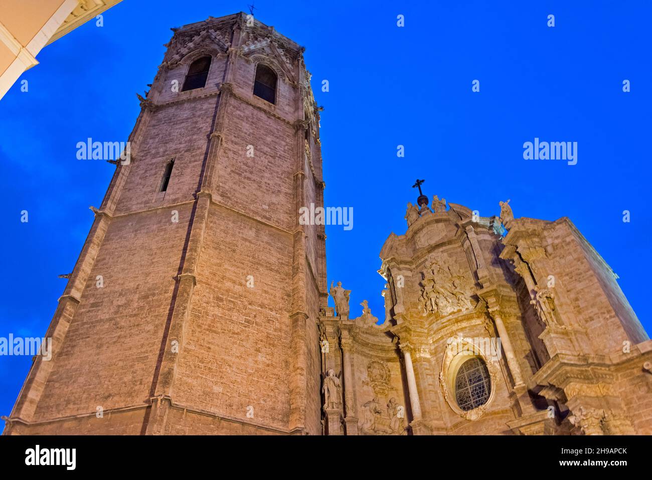 Nachtansicht der Kathedrale von Valencia, Valencia, Spanien Stockfoto