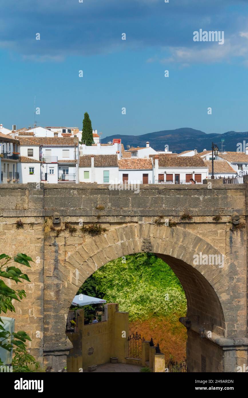 Puente Viejo (Alte Brücke) über die Tajo-Schlucht, Ronda, Provinz Málaga, Autonome Gemeinschaft Andalusien, Spanien Stockfoto