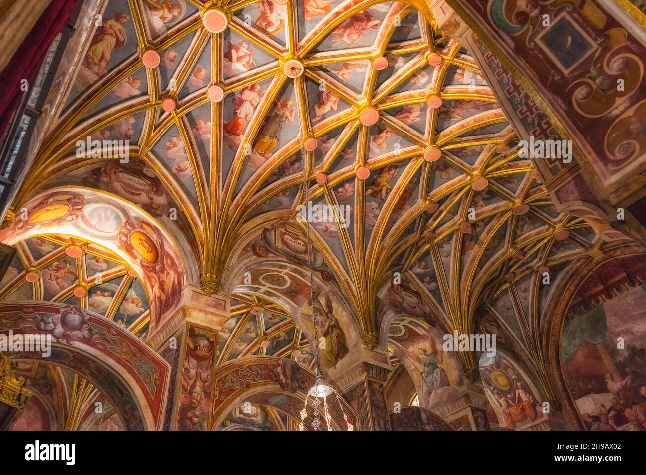 Zweistufige Bögen und Decken in der Kapelle Sagrario, Mezquita-Kathedrale (Moschee-Kathedrale oder große Moschee von Cordoba), Cordoba, Spanien Stockfoto