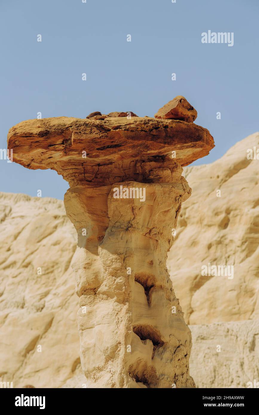 Grand Staircase-Escalante National monumen, Utah. Toadstools, eine erstaunlich ausgewogene Felsformation, die wie Pilze aussehen. Wandern in der Wüste, verzaubern Stockfoto