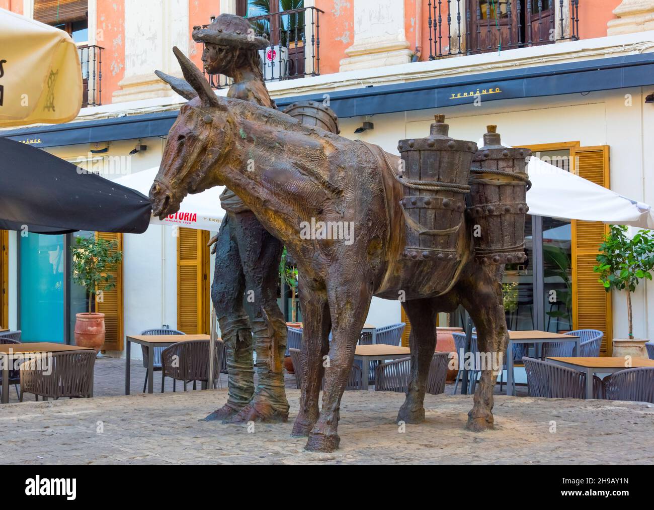 Mann- und Eselstatue auf der Plaza de la Romanilla, Granada, Provinz Granada, Autonome Gemeinschaft Andalusien, Spanien Stockfoto
