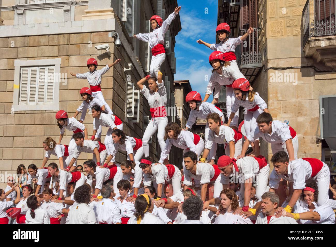 Castellers Performance (menschlicher Turm) feiert La Merce, Barcelona, Provinz Barcelona, Autonome Gemeinschaft Katalonien, Spanien Stockfoto