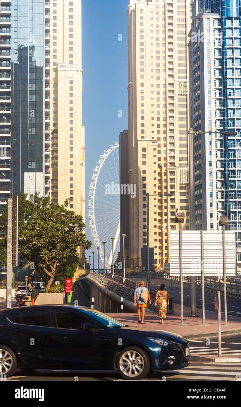 Dubai, VAE - 10.26.2021 Teilansicht von Ain Dubai, dem höchsten Riesenrad der Welt. Aufnahme aus Dubai Marina. Stockfoto