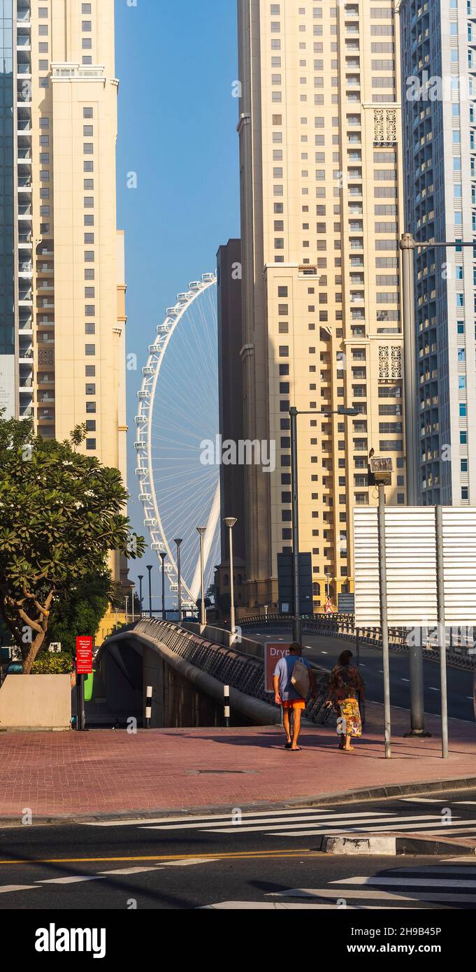 Dubai, VAE - 10.26.2021 Teilansicht von Ain Dubai, dem höchsten Riesenrad der Welt. Aufnahme aus Dubai Marina. Stockfoto