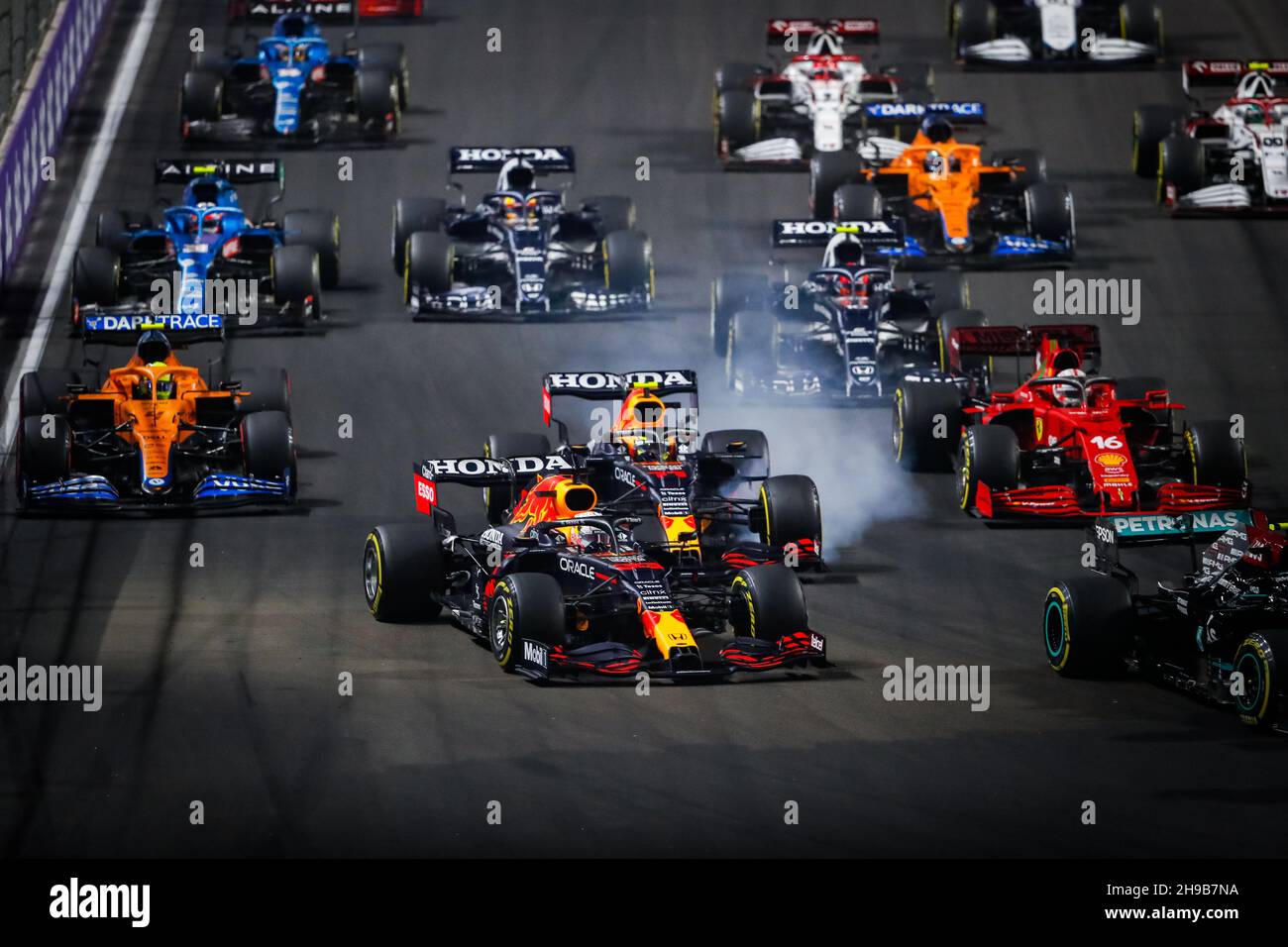 Start des Rennens, Abfahrt, 33 VERSTAPPEN Max (nld), Red Bull Racing Honda RB16B, Aktion während des Formel 1 stc Saudi Arabian Grand Prix 2021, 21th Lauf der FIA Formel 1 Weltmeisterschaft 2021 vom 3. Bis 5. Dezember 2021 auf dem Jeddah Corniche Circuit, in Jeddah, Saudi-Arabien - Foto: Antonin Vincent/DPPI/LiveMedia Stockfoto