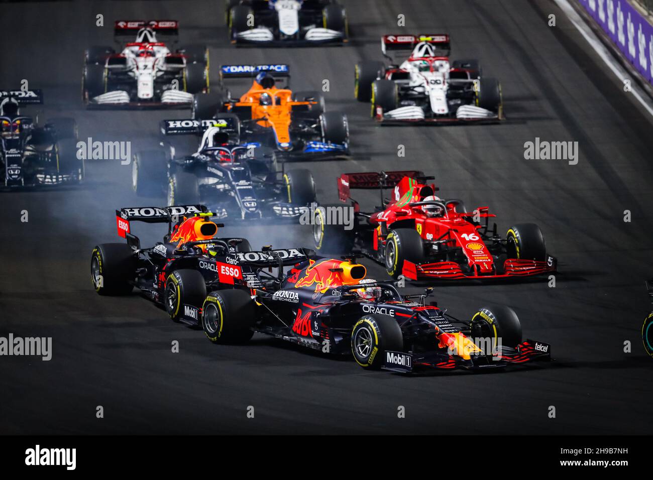 Start des Rennens, Abfahrt, 33 VERSTAPPEN Max (nld), Red Bull Racing Honda RB16B, Aktion während des Formel 1 stc Saudi Arabian Grand Prix 2021, 21th Lauf der FIA Formel 1 Weltmeisterschaft 2021 vom 3. Bis 5. Dezember 2021 auf dem Jeddah Corniche Circuit, in Jeddah, Saudi-Arabien - Foto: Antonin Vincent/DPPI/LiveMedia Stockfoto