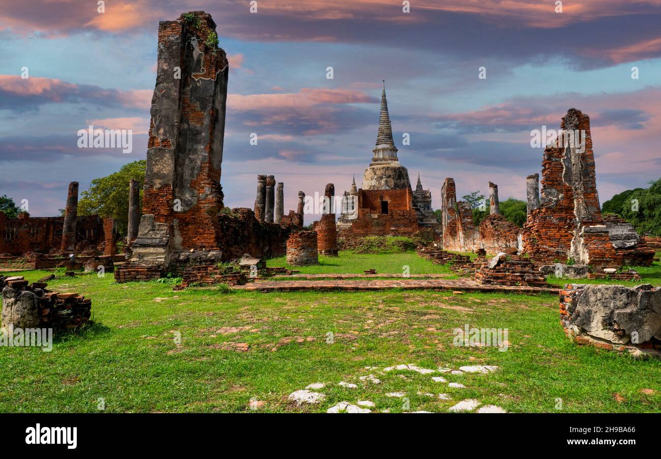 Pagoden, Chedis im Wat Phra Si Sanphet, Historischer Park Ayutthaya, Thailand, Asien Stockfoto