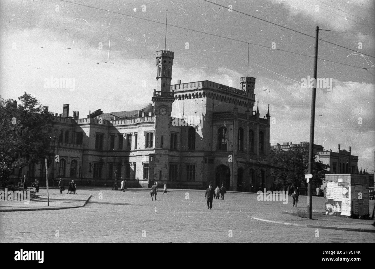 Wroc³aw, 1947-10. Dworzec kolejowy Wroc³aw G³ówny. wb/gr PAP Dok³adny dzieñ wydarzenia nieustalony. Breslau, 1947. Okt. Wroclaw Hauptbahnhof. wb/gr PAP Stockfoto