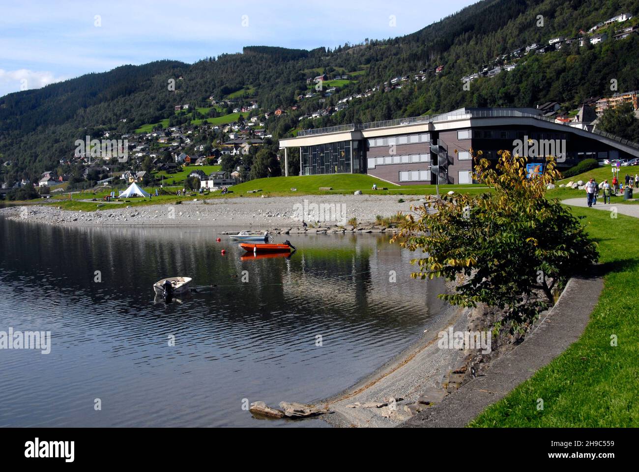 Gebäude am Wasser, Voss, Norwegen Stockfoto
