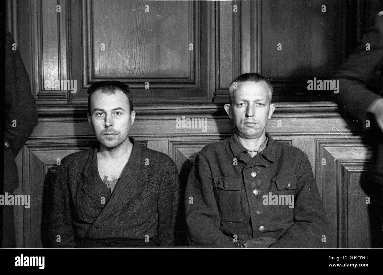 Gdañsk, 1947-10. Proces grupy funkcjonariuszy niemieckiego obozu konzentracyjnego w Stutthofie, w dniach od 8 do 31 paŸdziernika. S¹dzono 24 SS-manów i jednego wiêŸnia funkcyjnego. W wniku procesu skazano na karê œmierci: Kierownika III Wydzia³u SS Hauptsturmführera Teodora Meyera, komendanta obozu ¿ydowskiego SS Oberscharführera Ewalda Fotha, SS Oberscharführera Alberta Paulitza, SS Unterscharführera Fritza Petersa, SS Oberscharführera Hansa Racha, SS Rottenführera Karla Zurella, SS Unterscharführera rottenführera, SS Paula Rottenführera, SS Al Rottenführera, SS Stockfoto