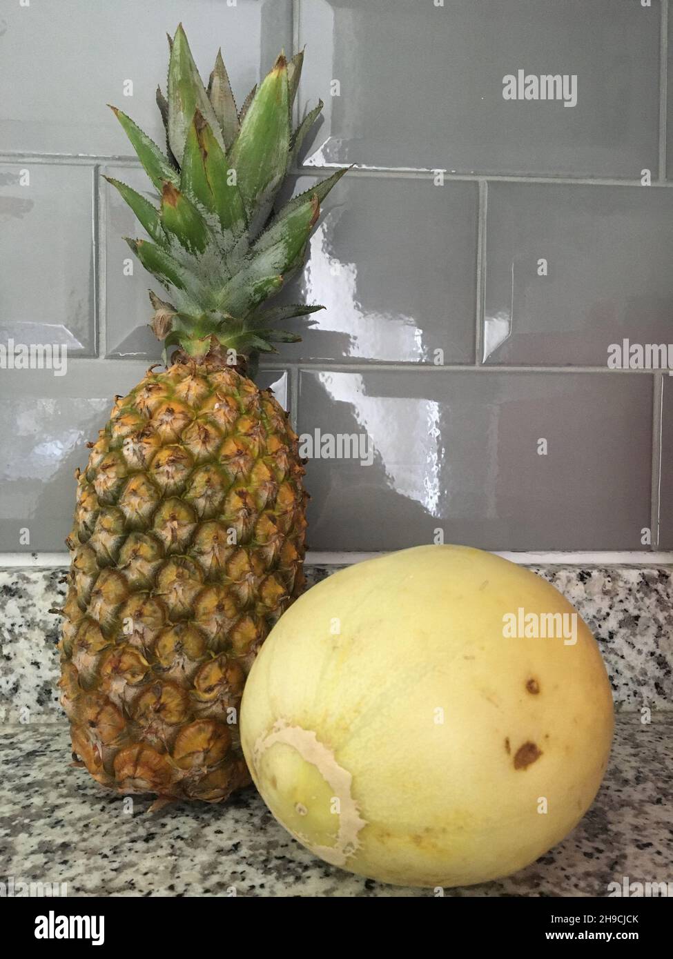Sommerfrüchte. Nahaufnahme einer Ananas Stockfoto