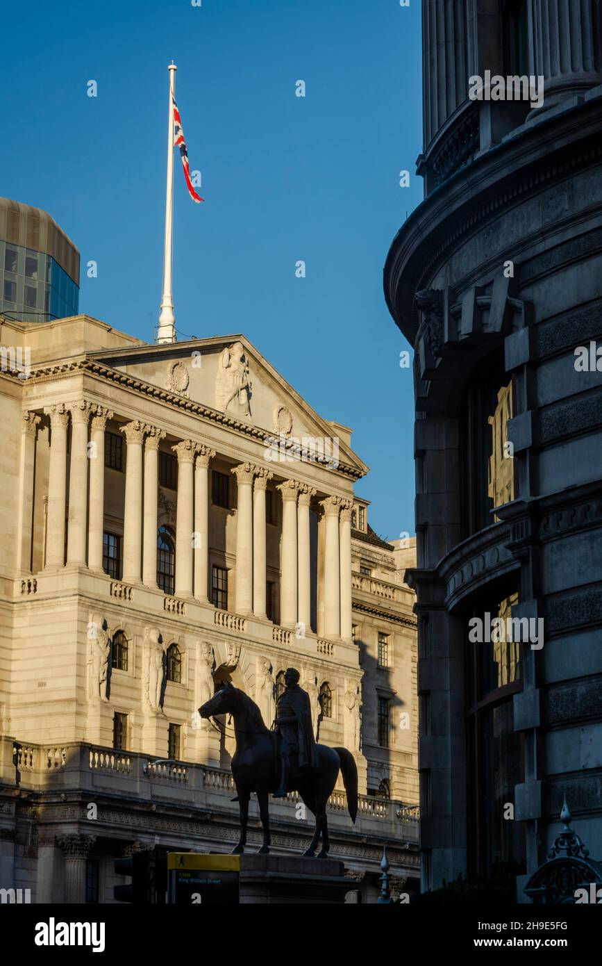 Bank of England und Reiterstatue des Herzogs von Wellington, City of London, London, England, Großbritannien Stockfoto