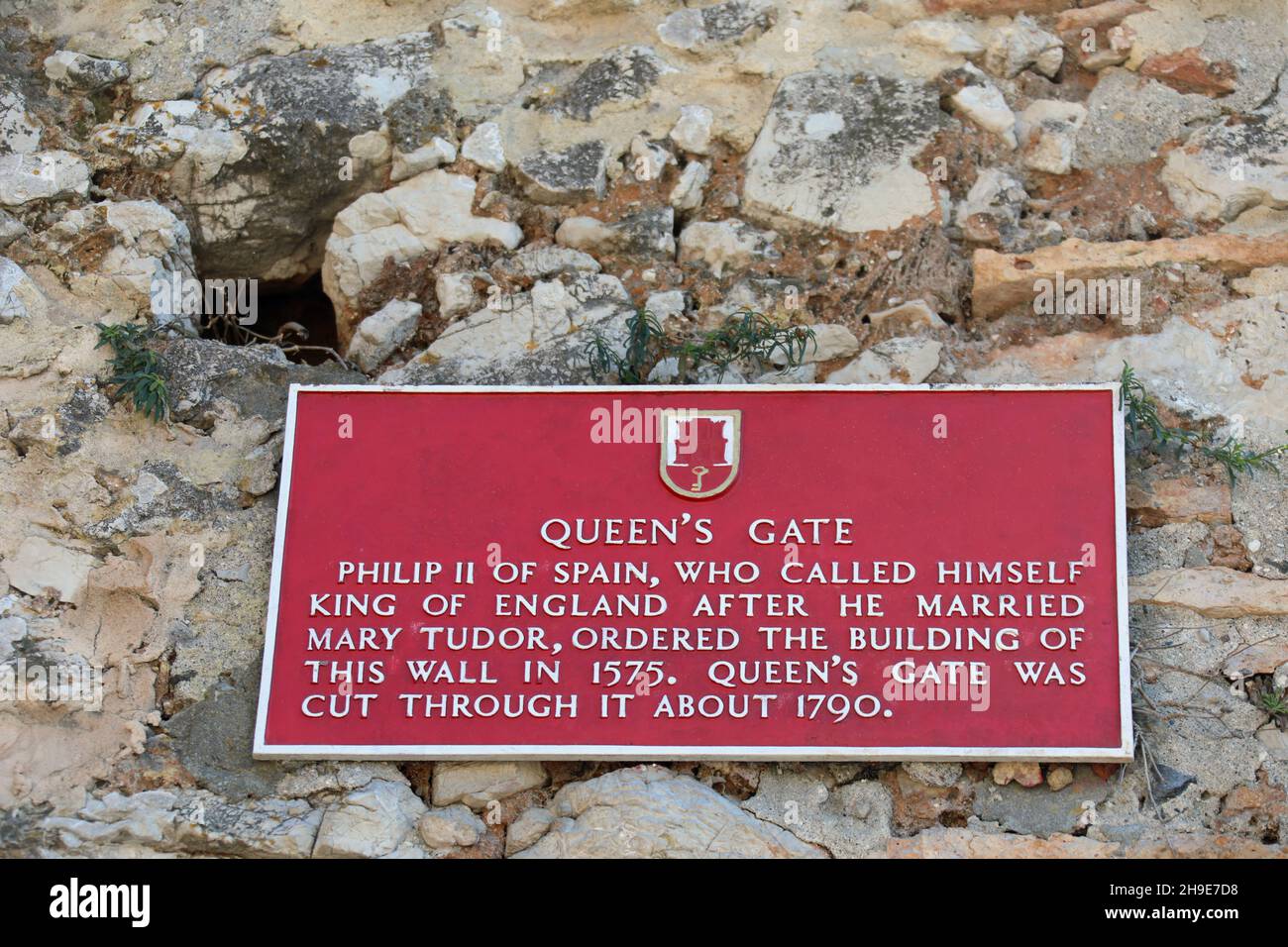 Queens Gate Schild in Gibraltar Stockfoto