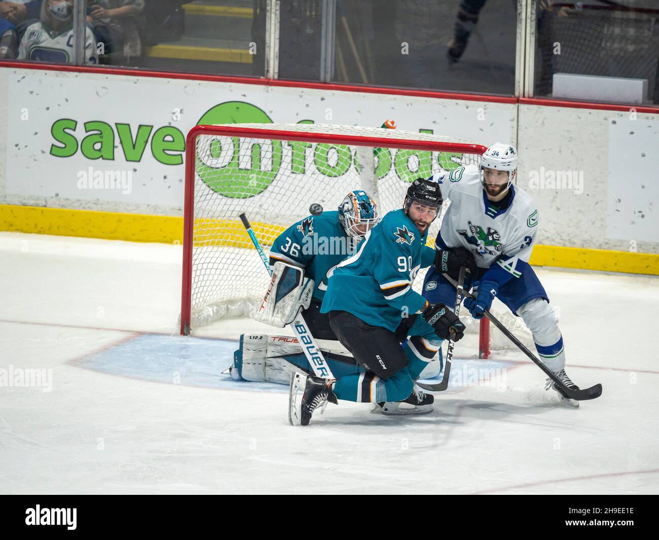 Am 5. Dezember 2021 gewinnt Abbotsford Canucks in einem Spiel von 5-2 in Abbotsford, BC, Kanada, gegen den San Jose Barracuda. Stockfoto