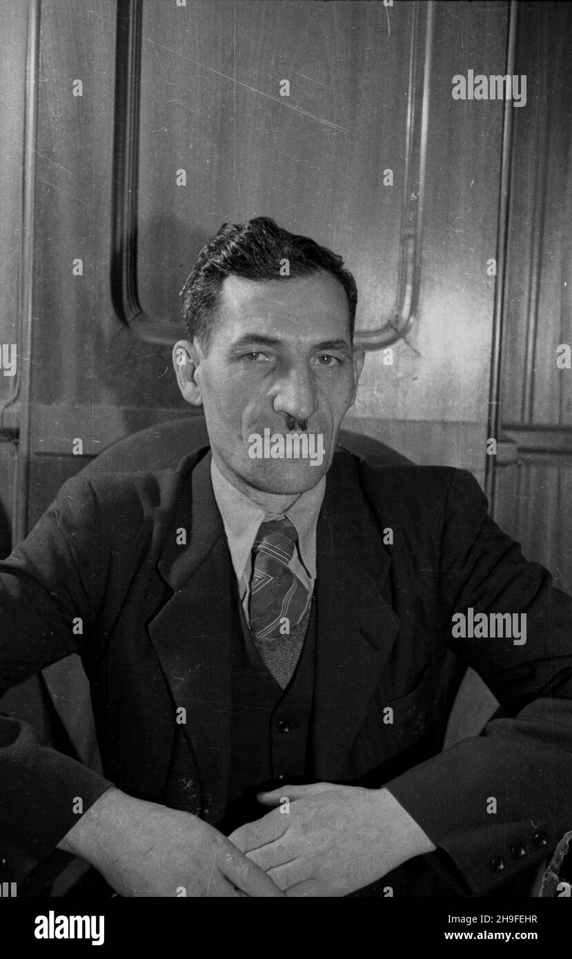 Warszawa, 1948-02. Wincenty Pstrowski - przodownik pracy, Górnik kopalni Jadwiga. po/gr PAP Dok³adny dzieñ wydarzenia nieustalony. Warschau, 1948. Februar. Wincenty Pstrowski - Held der sozialistischen Arbeit, Bergmann im Kohlebergwerk Jadwiga. po/gr PAP Stockfoto