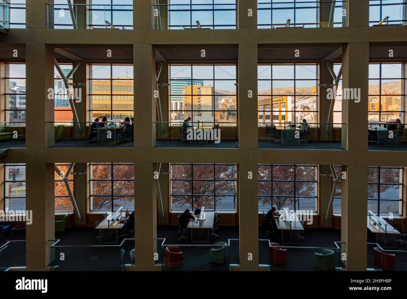 Salt Lake City, DEZ 4 2021 - Innenansicht der Stadtbibliothek Stockfoto