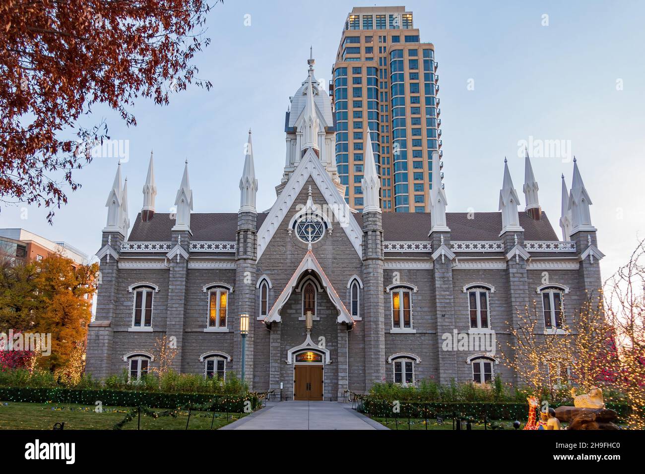 Salt Lake City, DEZEMBER 4 2021 - Außenansicht der Versammlungshalle Stockfoto