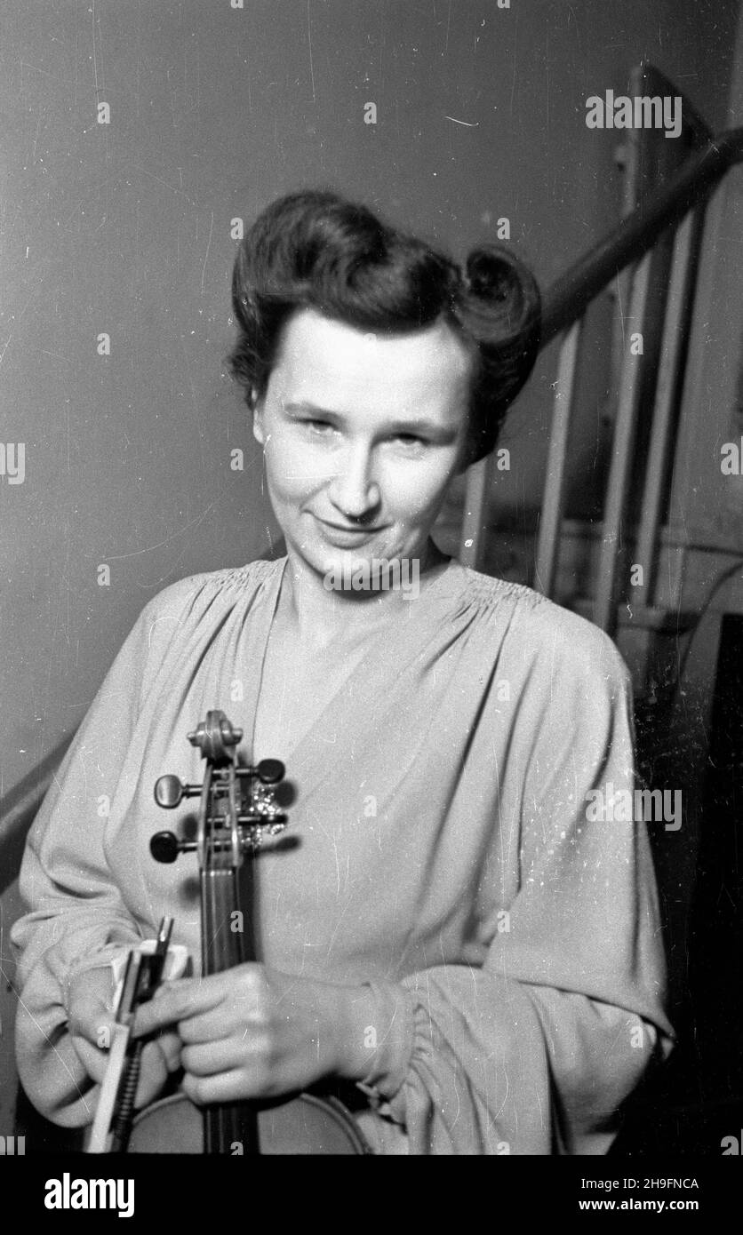 Maria hlounova Fotos und Bildmaterial in hoher Auflösung Alamy