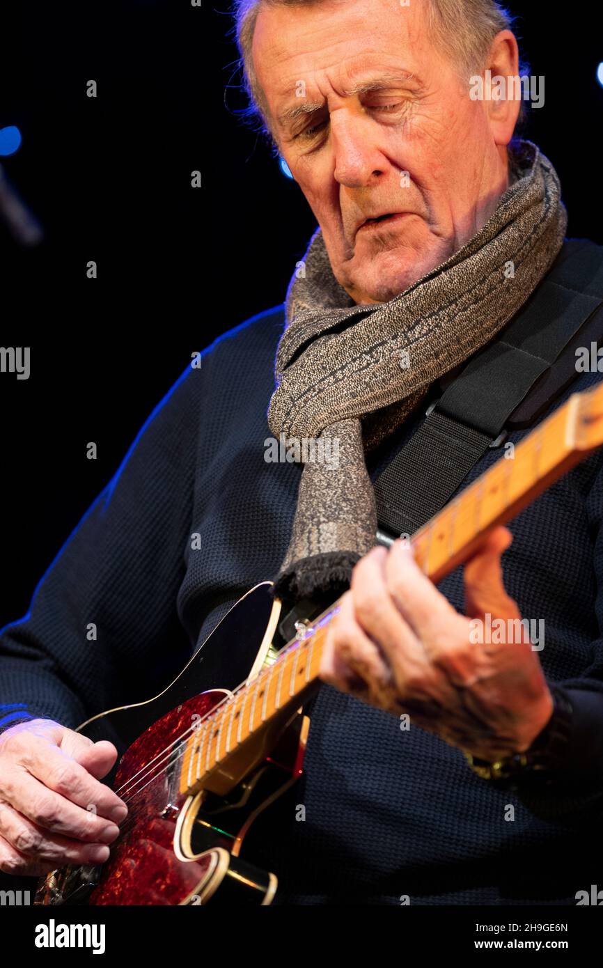 Gitarrist und Sänger Hamish Stuart beim Canterbury Festival im Oktober 2021 Stockfoto