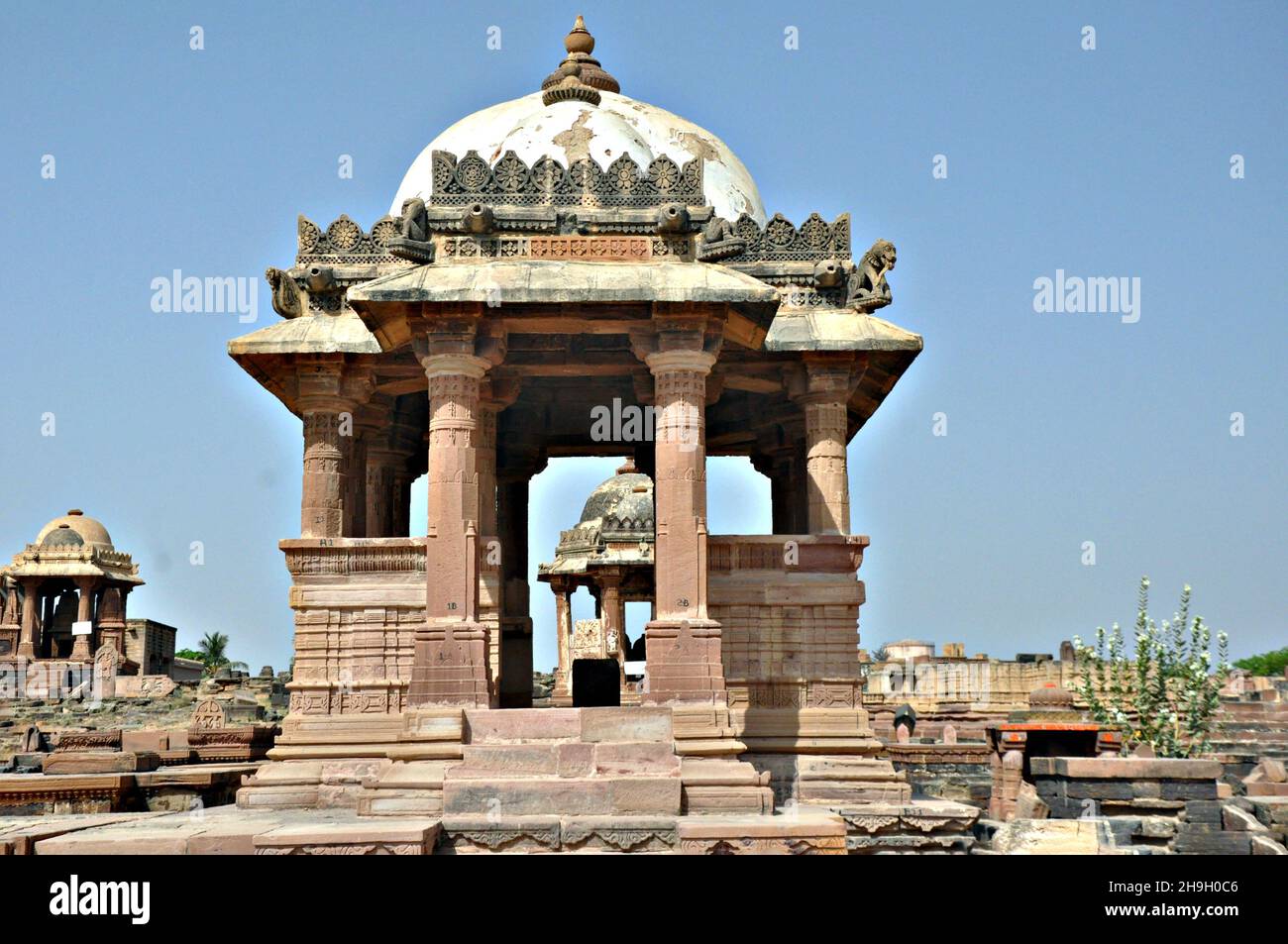 Alte indische Architektur. Historischer Ort oder Struktur der Anbetung für alte hinduistische Zivilisation. Stockfoto