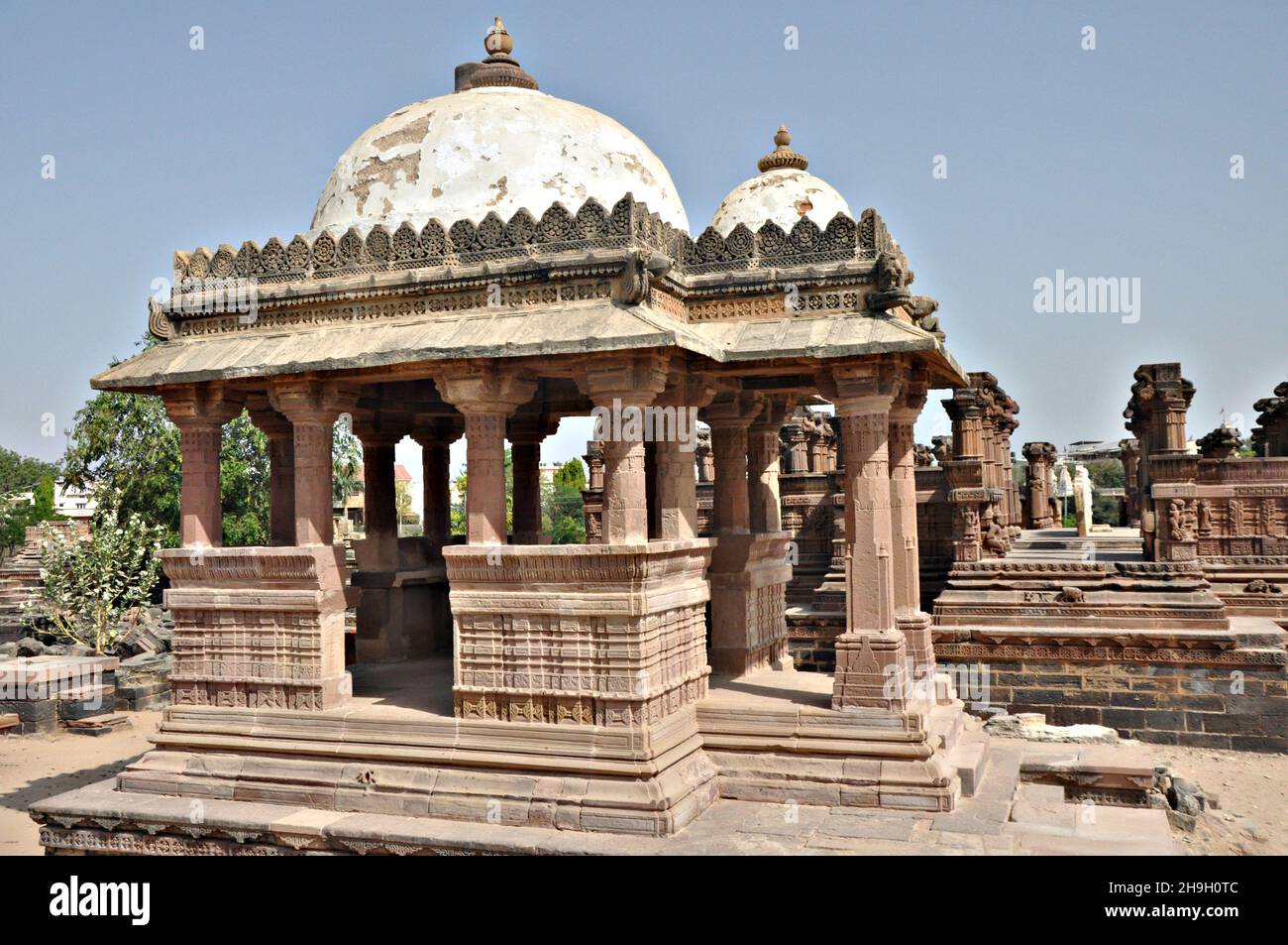 Alte indische Architektur. Historischer Ort oder Struktur der Anbetung für alte hinduistische Zivilisation. Stockfoto