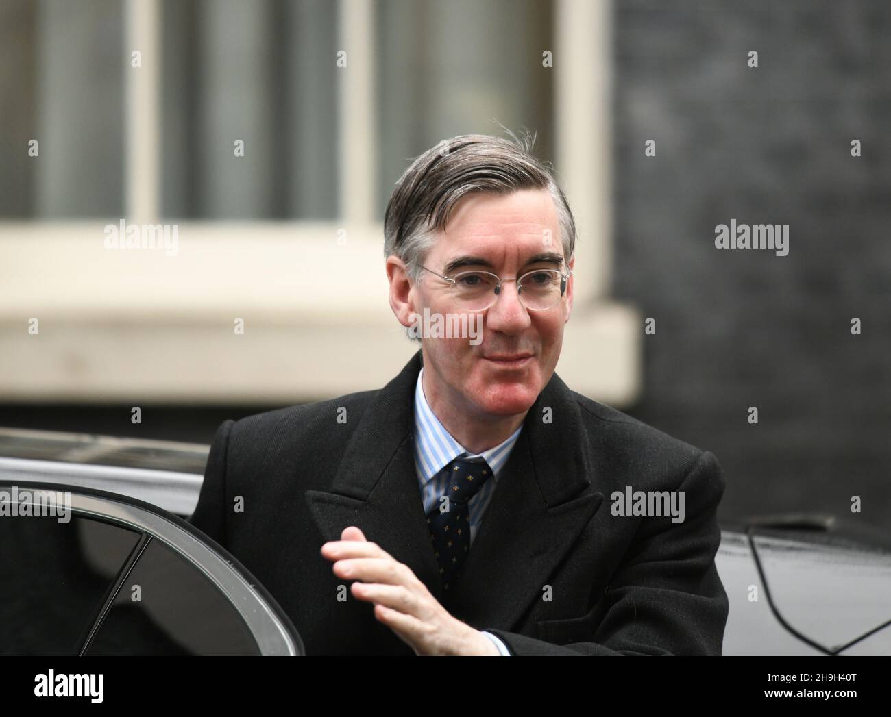 Downing Street, London, Großbritannien. 7. Dezember 2021. Jacob Rees-Mogg MP, Lord President of the Council, Leader of the Commons in Downing Street für wöchentliche Kabinettssitzung. Quelle: Malcolm Park/Alamy Live News. Stockfoto