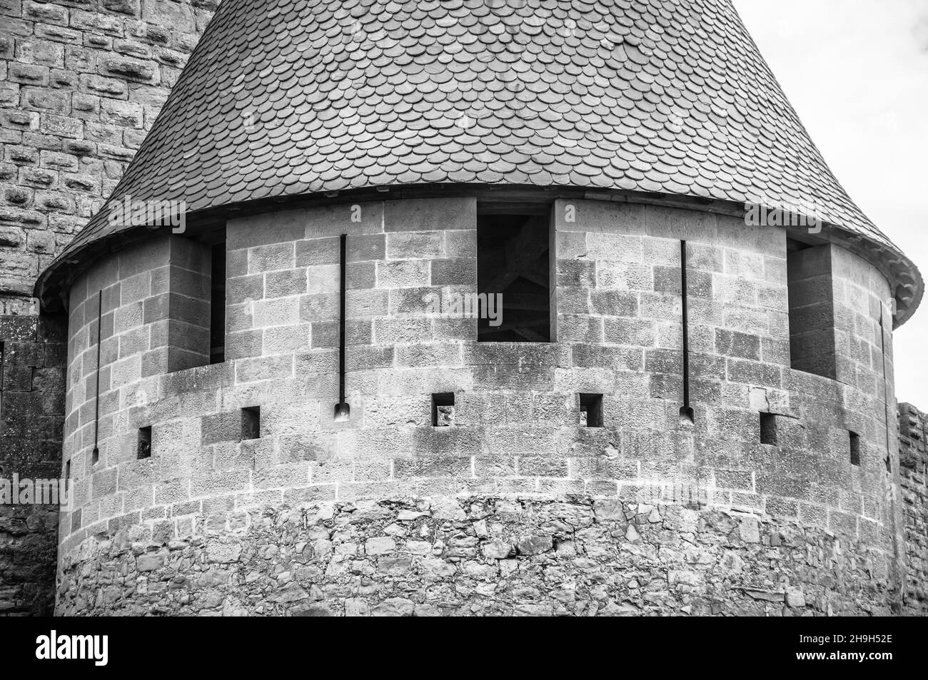 Graustufenaufnahme von Carcassonne in Frankreich Stockfoto