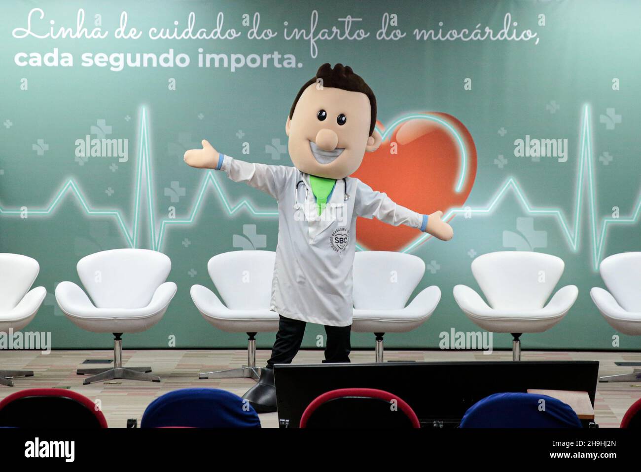 SP - Sao Paulo - 12/07/2021 - SAO PAULO, MINISTER MARCELO QUEIROGA - der Minister für Gesundheit, Marcelo Queiroga, während der Unterzeichnung der Verordnung, die den akuten Myokardinfarkt-Versorgungslinie erweitert, am Heart Institute of Hospital das Clinicas ( Incor) in Sao Paulo, an diesem Dienstag (7). Foto: Suamy Beydoun/AGIF/Sipa USA Stockfoto