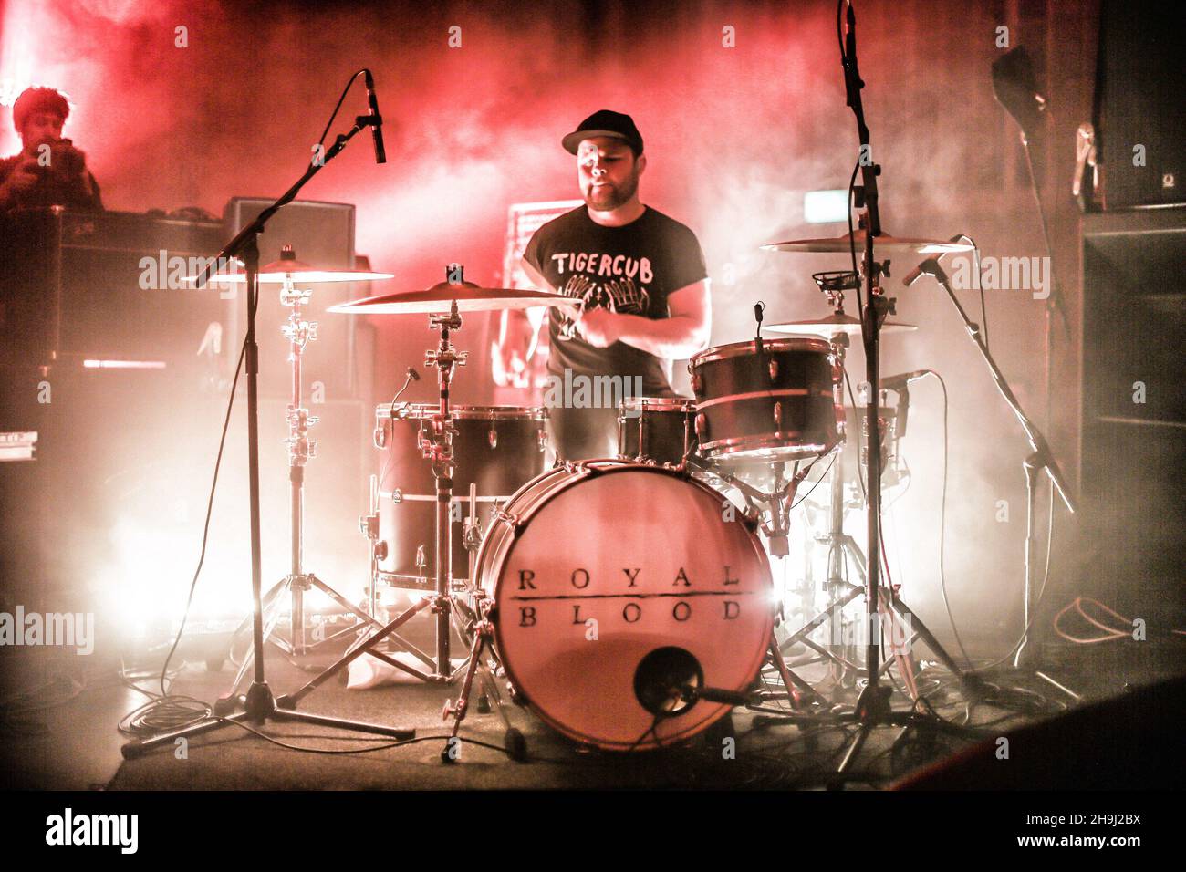 Ben Thatcher von Royal Blood spielt live auf der Bühne des Great Escape 2014 in Brighton, Großbritannien Stockfoto