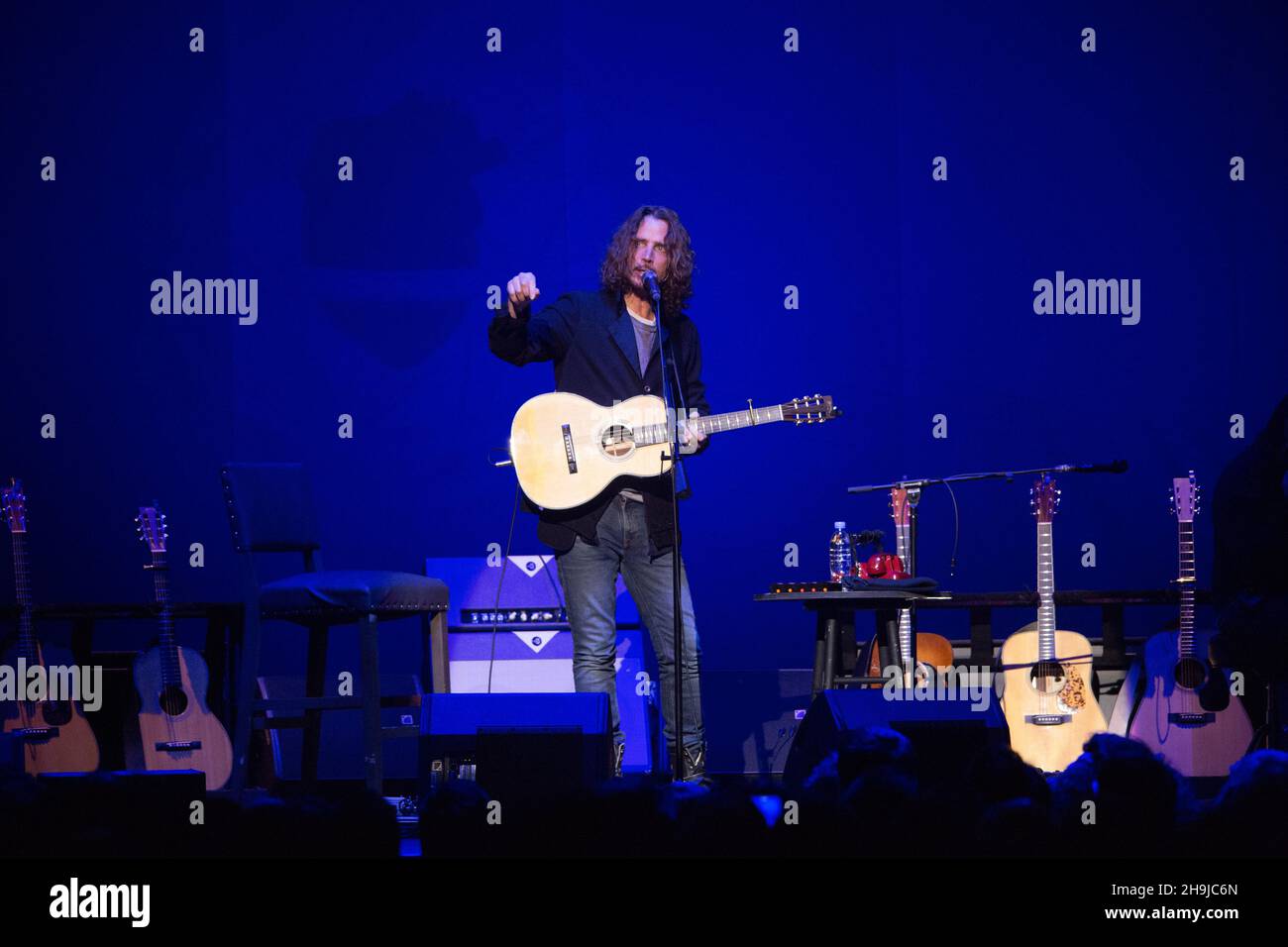 Chris Cornell spielt live auf der Bühne im Royal Albert Hall in London während seiner Higher Truth Tour Stockfoto