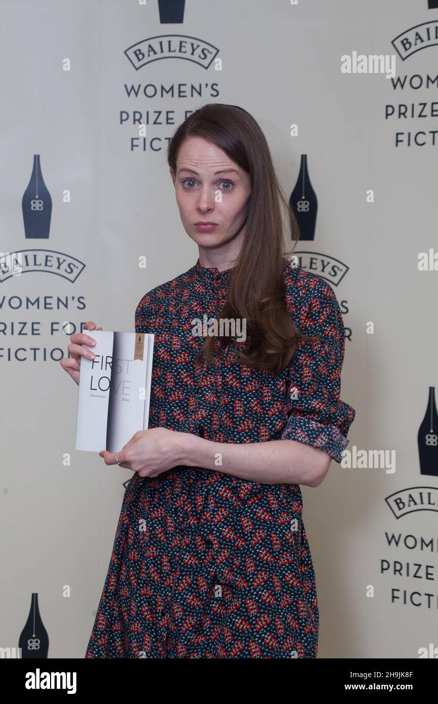 Gwendoline Riley, die für ihren Roman First Love für den Baileys Women's Prize for Fiction 2017 auf die Shortlist kam, posiert für Fotos vor der Bekanntgabe der Gewinnerin des Baileys Women's Prize for Fiction 2017 im Clore Ballroom in der Festival Hall, Southbank Centre, in London. Fototermin: Mittwoch, 7. Juni 2017. Bildnachweis sollte lauten: Richard Gray/EMPICS Entertainment Stockfoto