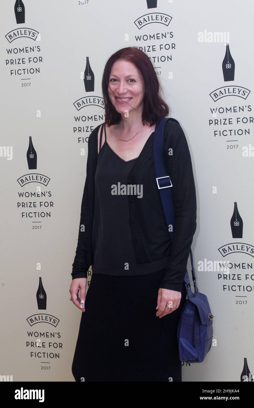 Natalie Haynes posiert für Fotos vor der Bekanntgabe des Gewinners des Baileys Women's Prize for Fiction 2017 im Clore Ballroom in der Festival Hall, Southbank Centre, in London. Fototermin: Mittwoch, 7. Juni 2017. Bildnachweis sollte lauten: Richard Gray/EMPICS Entertainment Stockfoto