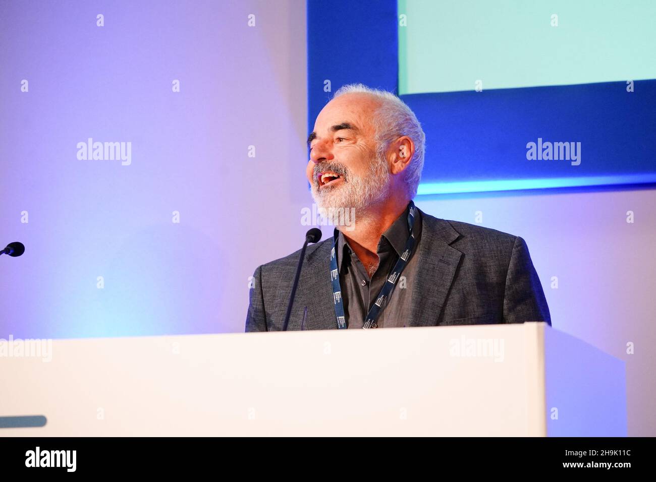 Sir David Spiegelhalter spricht auf der Konferenz der Royal Statistical Society 2018 im Rathaus von Cardiff. Fototermin: Mittwoch, 5. September 2018. Bildnachweis sollte lauten: Richard Gray/EMPICS Stockfoto