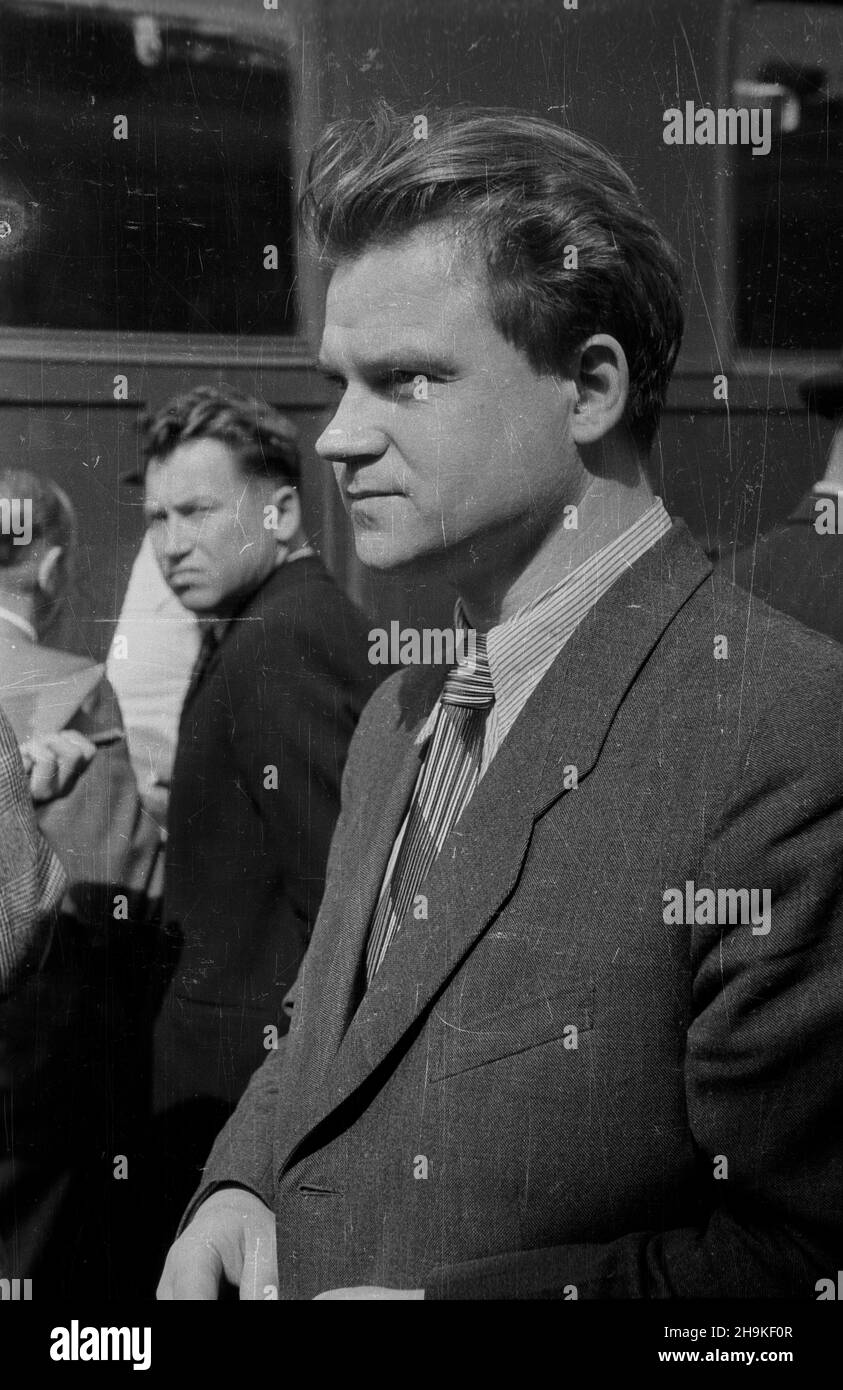 Wroc³aw 1948-08-24. Œwiatowy Kongres Intelektualistów w Obronie Pokoju (25-28 VIII). Przyjazd delegatów na dworzec Wroc³aw G³ówny. NZ. Radziecki kompozytor Tichon Chriennikow. ka PAP Breslau, 24. August 1948. Der Weltkongress der Intellektuellen zur Verteidigung des Friedens (Aug 25-28). Ankunft der Delegierten am Bahnhof von Breslau Glowny. Im Bild: Sowjetischer Komponist Tichon Chrinnikow. ka PAP Stockfoto