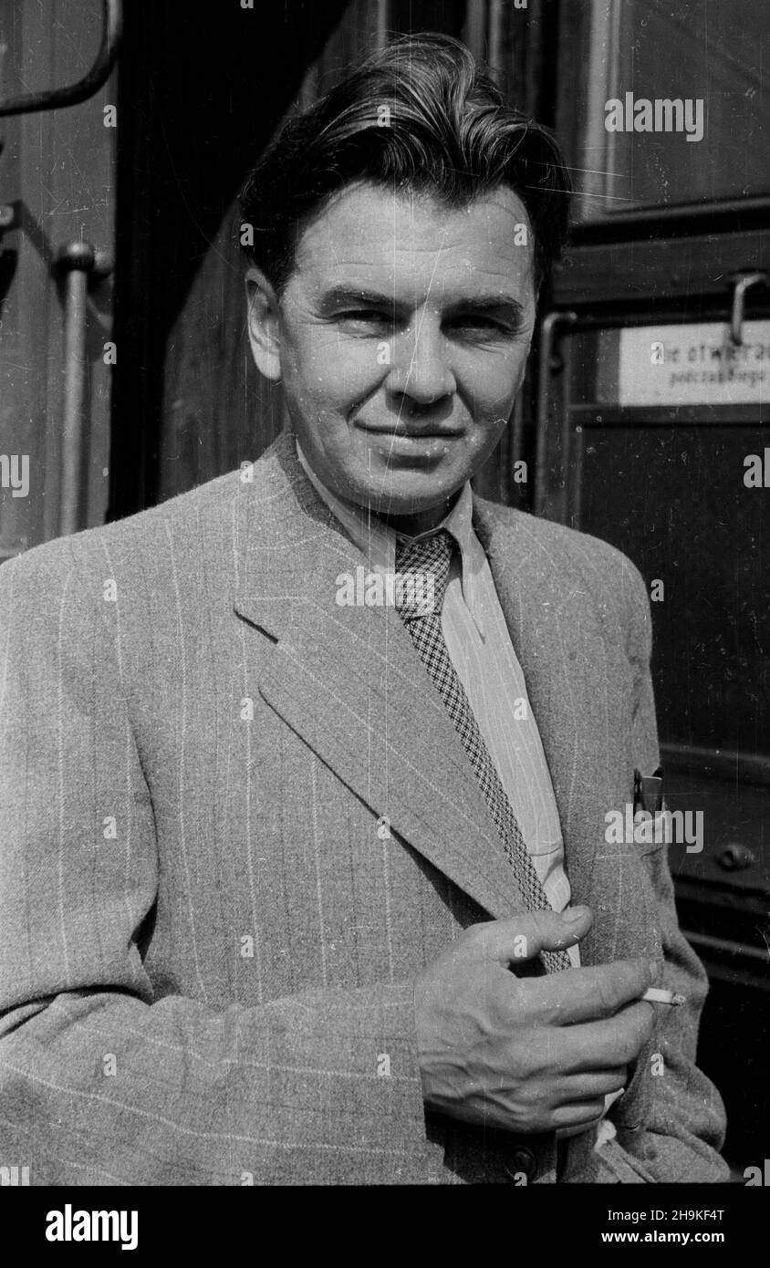 Wroc³aw 1948-08-24. Œwiatowy Kongres Intelektualistów w Obronie Pokoju (25-28 VIII). Przyjazd delegatów na dworzec Wroc³aw G³ówny. NZ. Radziecki pisarz Leonid Leonow. ka PAP Breslau, 24. August 1948. Der Weltkongress der Intellektuellen zur Verteidigung des Friedens (Aug 25-28). Ankunft der Delegierten am Bahnhof von Breslau Glowny. Im Bild: Sowjetischer Schriftsteller Leonid Leonow. ka PAP Stockfoto