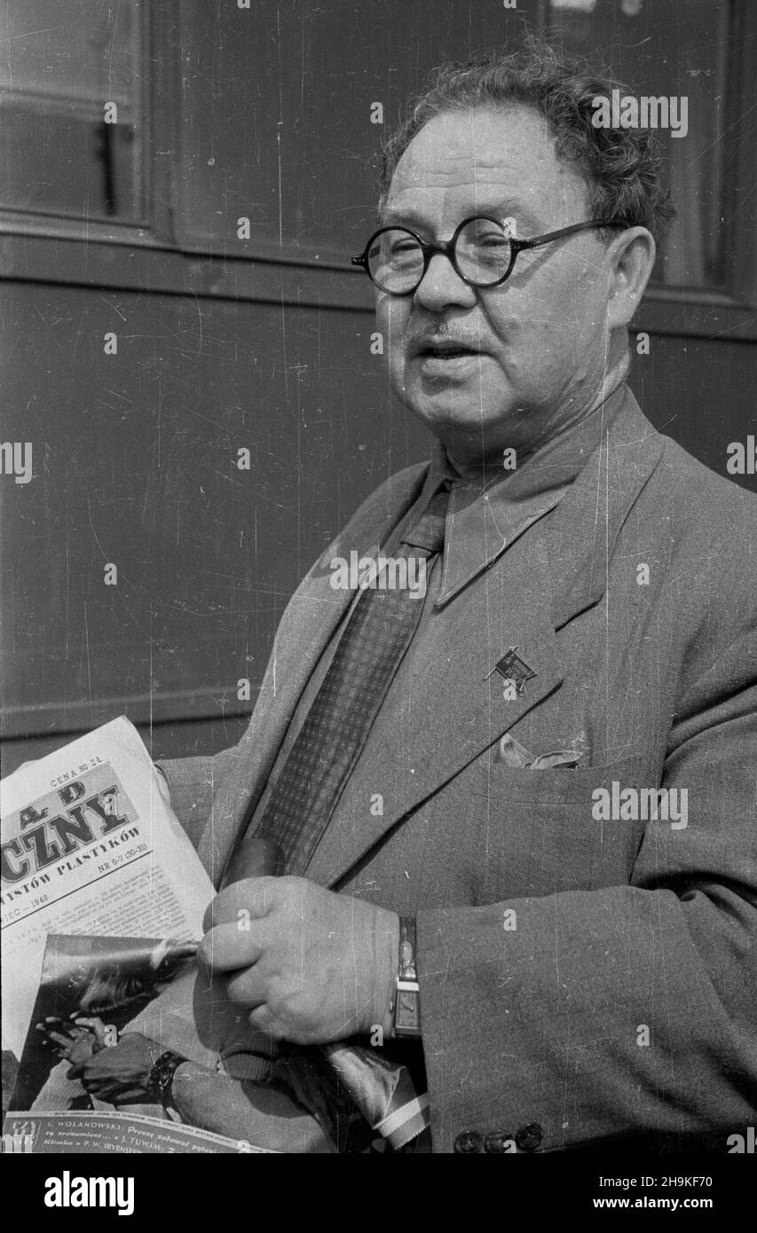 Wroc³aw 1948-08-24. Œwiatowy Kongres Intelektualistów w Obronie Pokoju (25-28 VIII). Przyjazd delegatów na dworzec Wroc³aw G³ówny. NZ. Radziecki malarz Aleksander Gerasimow. ka PAP Breslau, 24. August 1948. Der Weltkongress der Intellektuellen zur Verteidigung des Friedens (Aug 25-28). Ankunft der Delegierten am Bahnhof von Breslau Glowny. Im Bild: Sowjetischer Maler Alexander Gerasimov. ka PAP Stockfoto