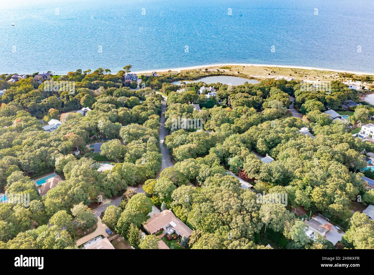 Luftaufnahme des Lions Head und der Gärtnerbucht in East Hampton, NY Stockfoto