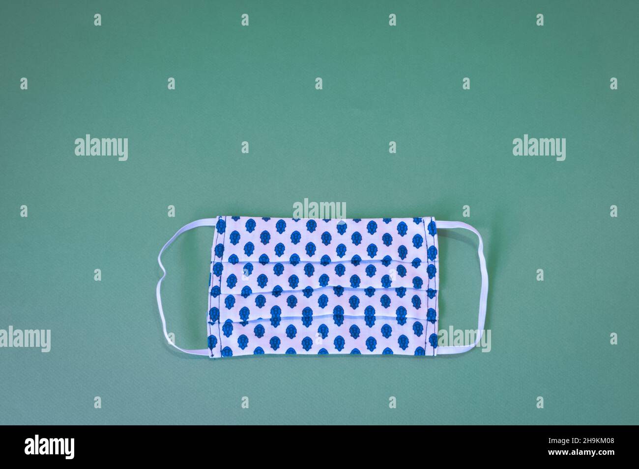 Masque pour la Protection contre Virus, Allergie, épidémie et pandémie mondiale. Pour lutter contre le coronavirus, le COVID-19. Stockfoto