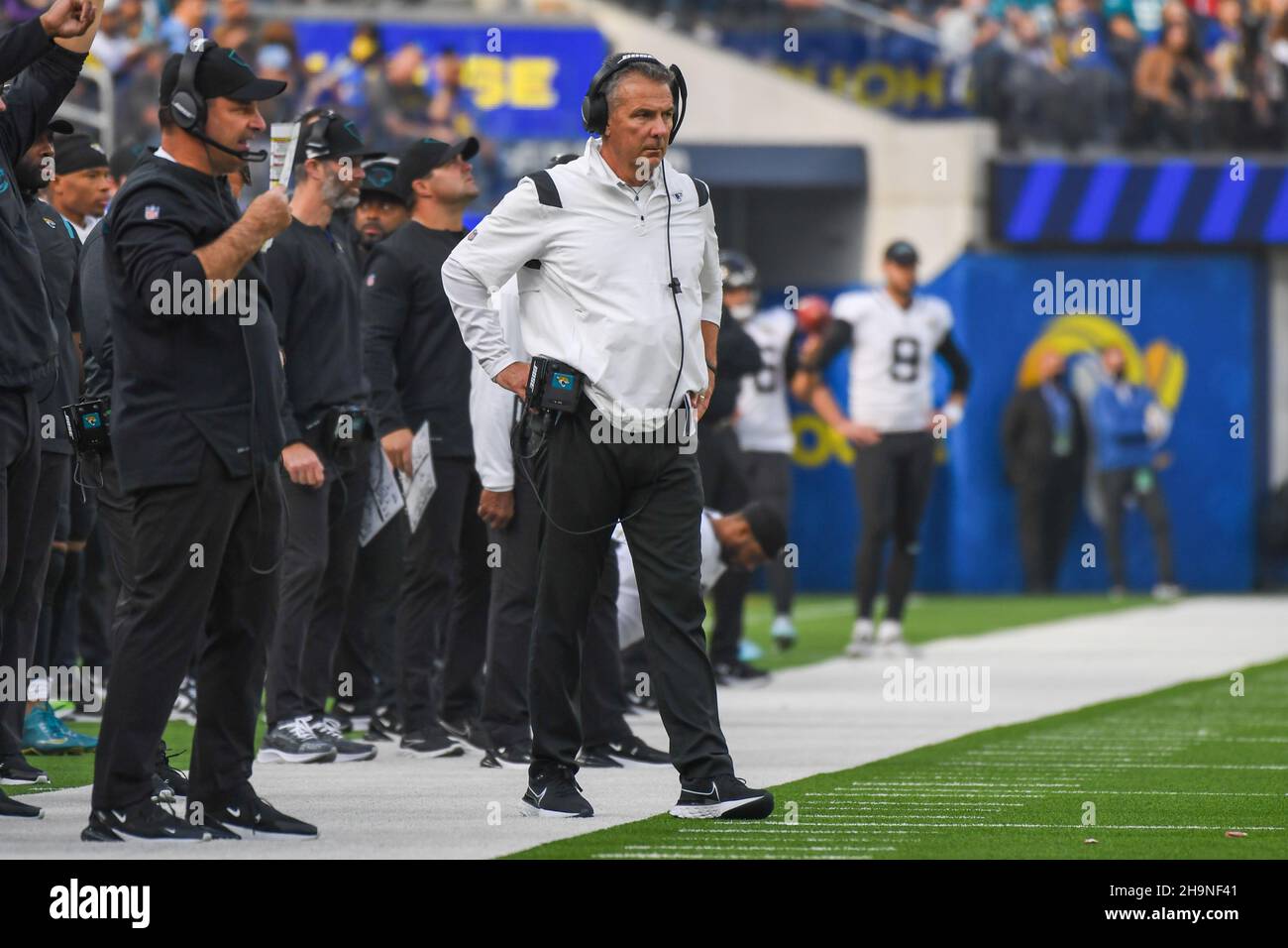 Jacksonville Jaguars Cheftrainer Urban Meyer während eines NFL-Spiels gegen die Los Angeles Rams, Sonntag, 5. Dezember 2021, in Inglewood, Calif. The Rams defea Stockfoto