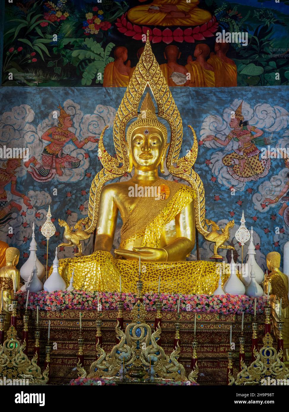 golden Buddha, Wat Phra That Doi Suthep, Chiang Mai, Thailand, Asien Stockfoto