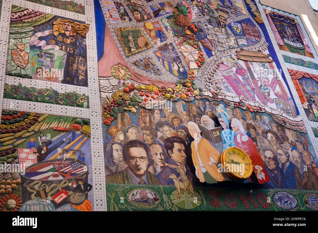 Großbritannien, England, London, Carnaby, Broadwick Street, Wandgemälde „Spirit of Soho“ Stockfoto