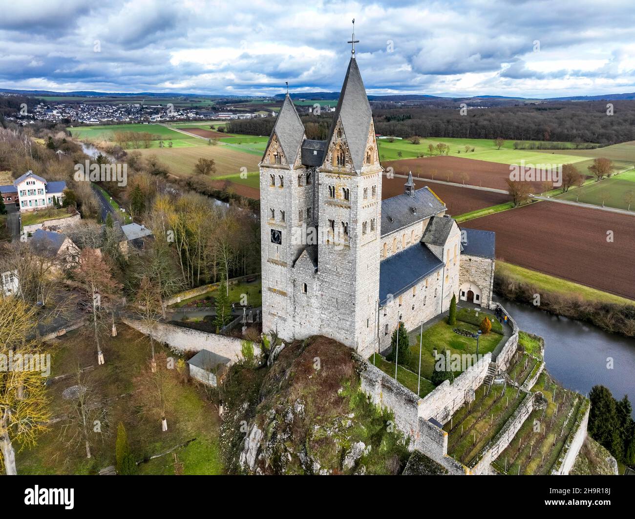 Kirche St. Lubentius in Dietkirchen oberhalb der Lahn, bei Limburg an der Lahn, Hessen, Deutschland Stockfoto