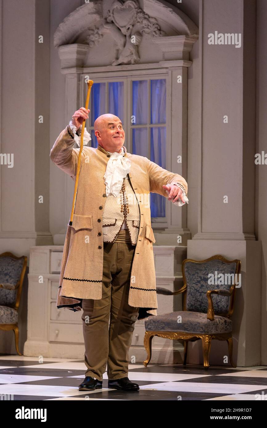 Generalprobe der Oper 'Cosi Fan Tutte' von Wolfgang Amadeus Mozart und Lorenzo Da Ponte, Auditorium Theater von Roquetas de Mar, Almeria, Spanien. Stockfoto