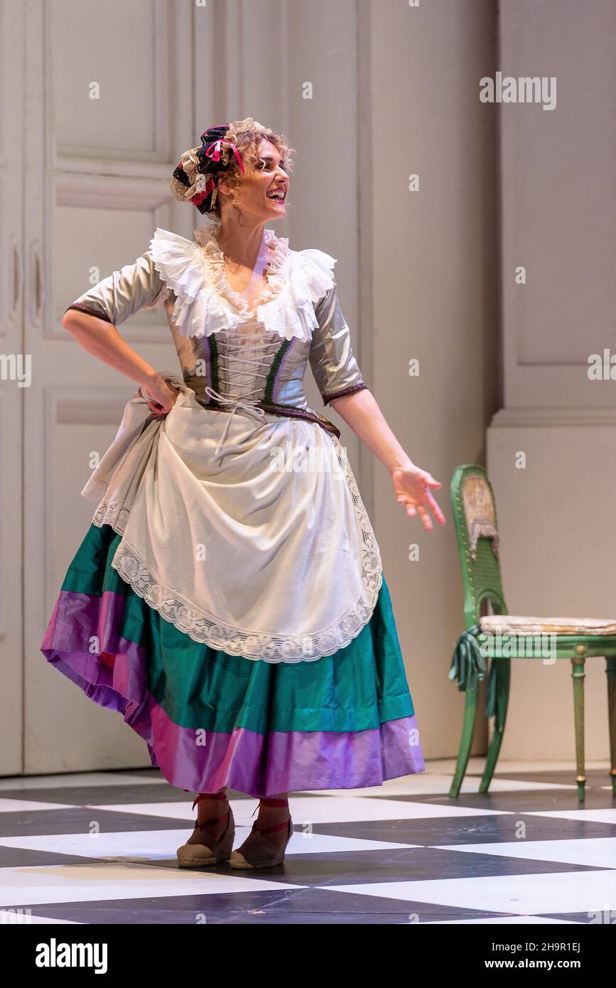 Generalprobe der Oper 'Cosi Fan Tutte' von Wolfgang Amadeus Mozart und Lorenzo Da Ponte, Auditorium Theater von Roquetas de Mar, Almeria, Spanien. Stockfoto