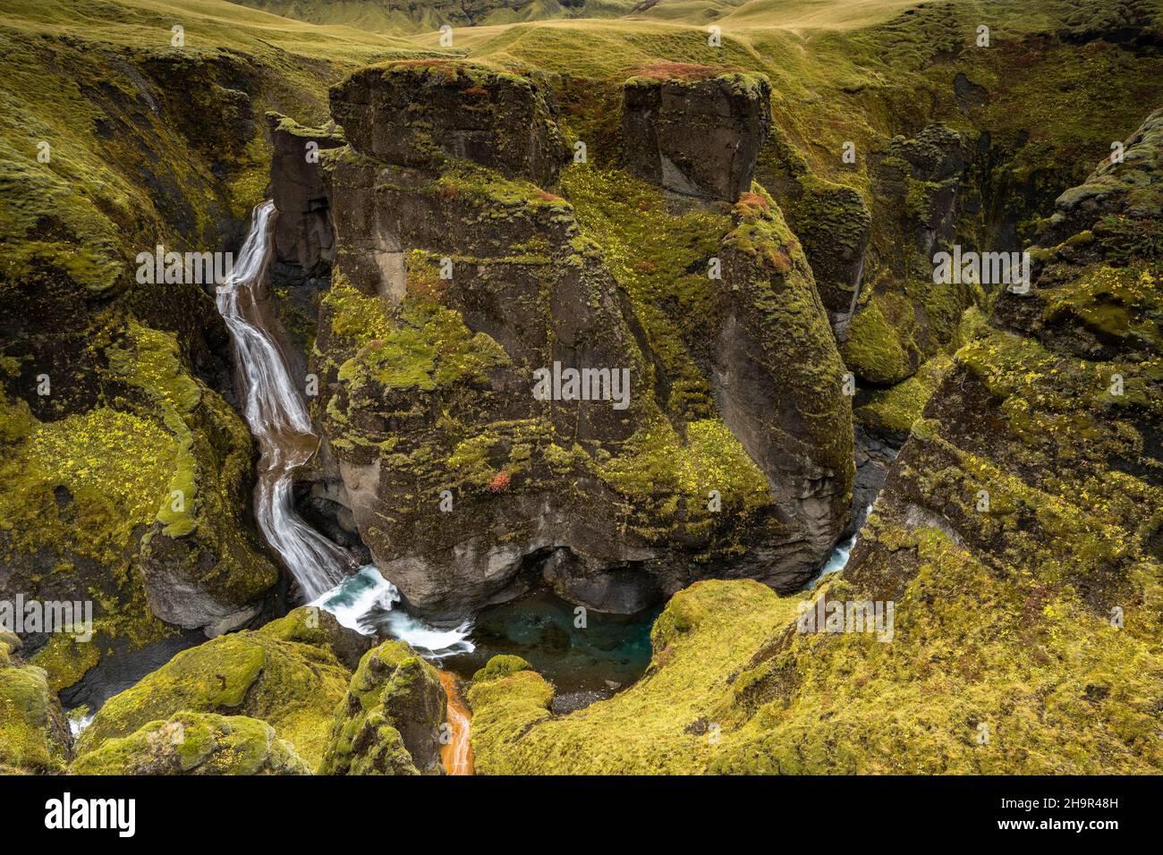 Fjäorargljufur Canyon, Fjädrargljufur, Wasserfall, tiefe Schlucht, in der Nähe von Kirkjubaejarklaustur, Südisland, Island Stockfoto