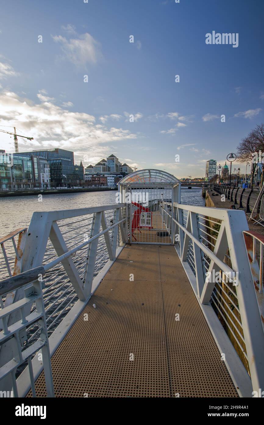 Royal Canal Waterway, Royal Canal Schleusen, Dock und Schleusen am Royal Canal, alte Ingenieurskunst, Reisen in Pandemium, Dublin, Irland Stockfoto