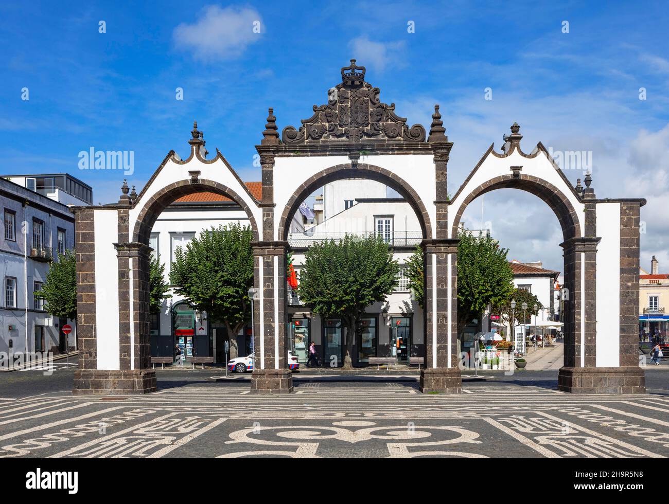 Old Town Gate, Ponta Delgada, Sao Miguel Island, Portuga, .Europa Stockfoto